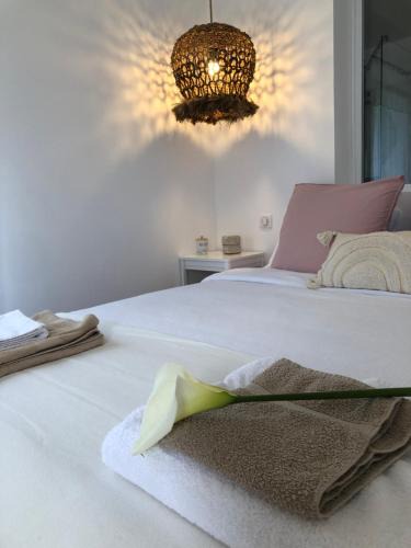 Challans House | Chambre Cosy Chic