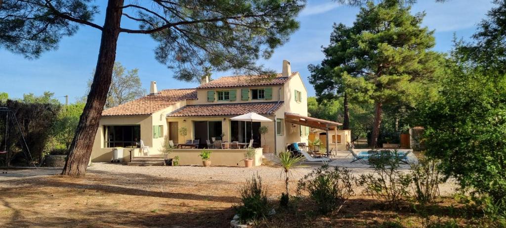 Eguilles Bed & Breakfast | Chambre d'hôte BB proche d'Aix en Provence