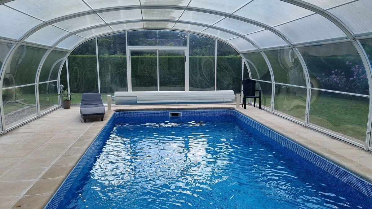 Aclou Bed & Breakfast | Chambre d'Hôte 'Chez Maddie' avec Piscine Couverte/B&B with heated pool
