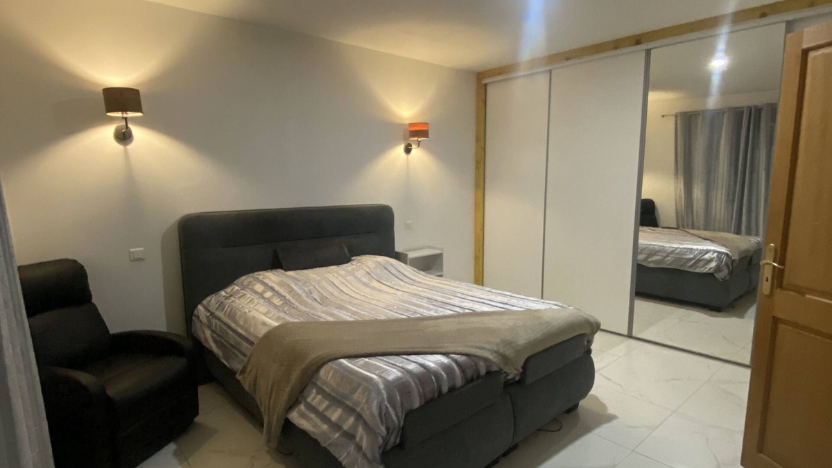 Allassac Bed & Breakfast | Chambre D'hôte Moderne et Élégante