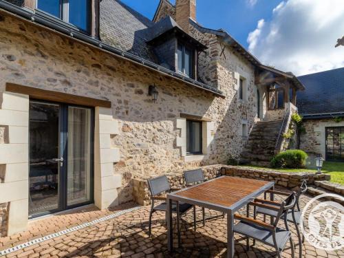 La Roche Foulques Bed & Breakfast | Chambre d'hôtes avec piscine et petit-déjeuner proche d'Angers - FR-1-622-84