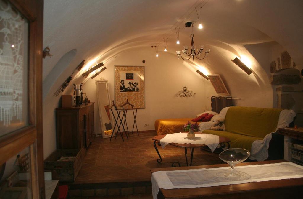 Barnave House | Chambre d'hôtes La Romarine
