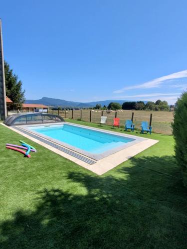 Corbelin Bed & Breakfast | Chambre d'hôtes, printemps, le petit cocon d'auré