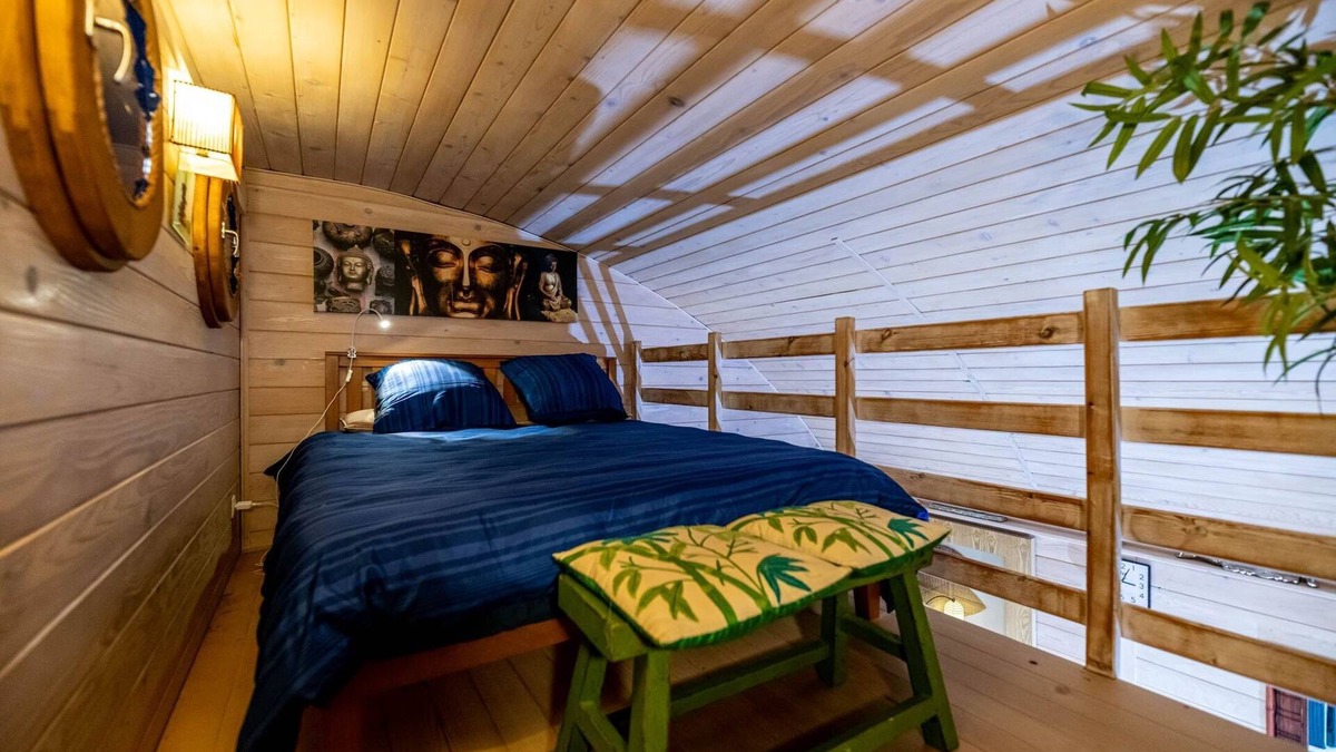 Gussignies Ski Chalet | Chambre d'hôte DOLCE VITA + 2-hour access to aqua relaxation area (2 people)