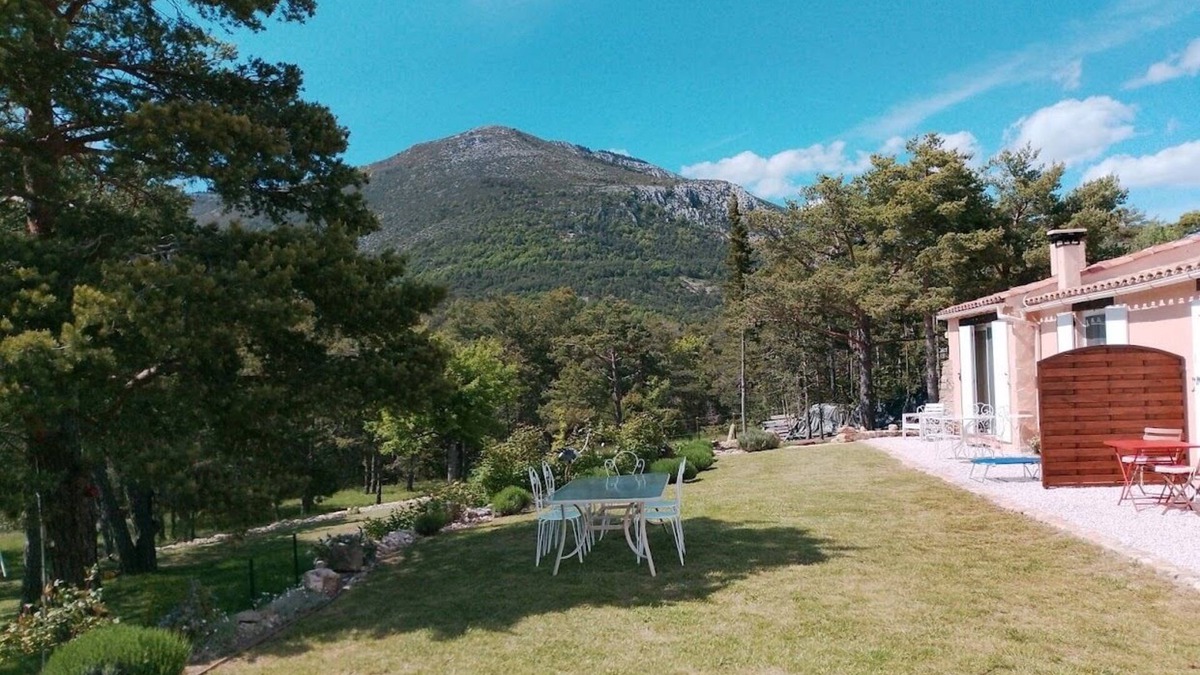 La Roque-Esclapon Bed & Breakfast | Chambre d'Hôtes at 1035m altitude - 30 min from the Gorges du Verdon and the lakes