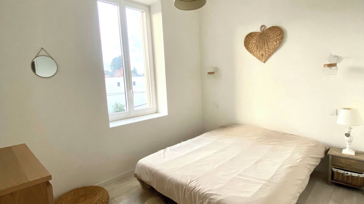 Saint-Genis-Laval Bed & Breakfast | Chambre Dans Maison Chaleureuse