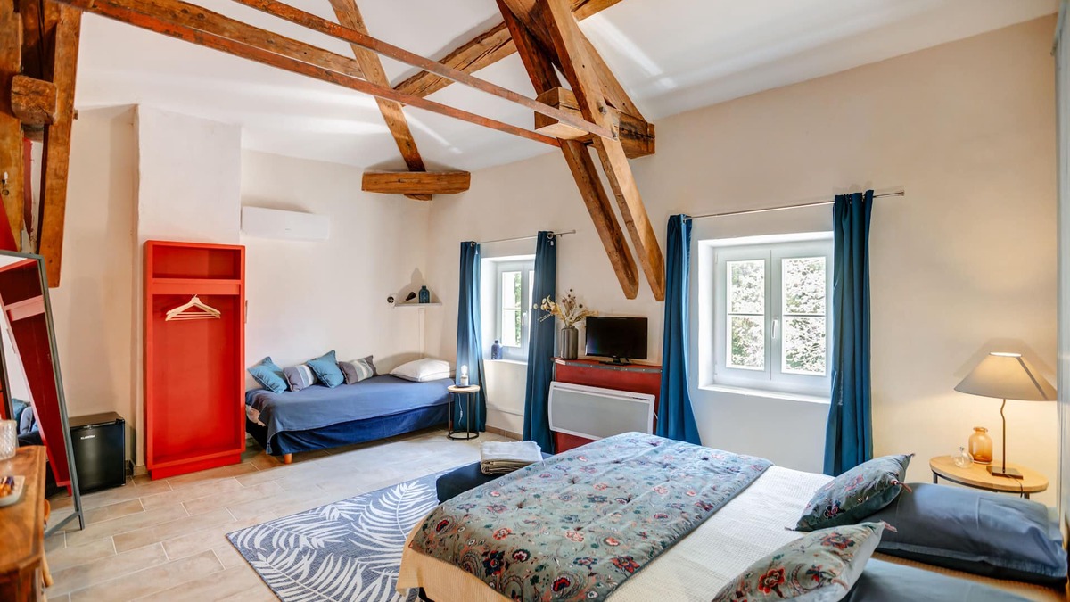 Pont-Saint-Esprit House | Chambre de d'hôtes des platanes Provence Occitane