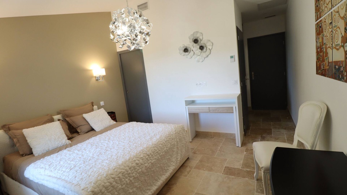 Saint-Just Bed & Breakfast | Chambre Dhôte Pour 2 Personnes Dans un Mas Languedocien Avec Piscine et Jacuzzi