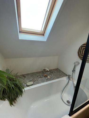 Santes House | Chambre et salle de bain privée