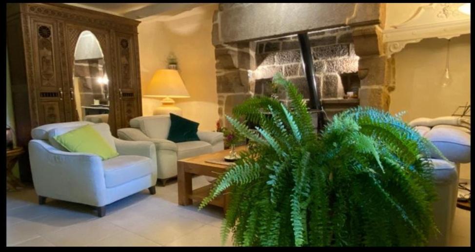 Le Saint Bed & Breakfast | chambre familiale 4 pers SDB partagée sans TV