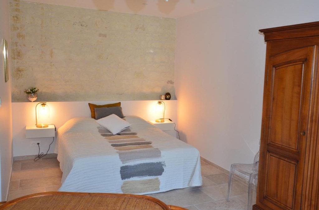 Thizay Bed & Breakfast | Chambre Gargantua Le dolmen