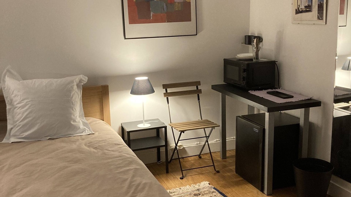 Python Duvernois Bed & Breakfast | Chambre Grand Confort, Dans Maison, Avec Jardin et Terrasse, Paris Centre