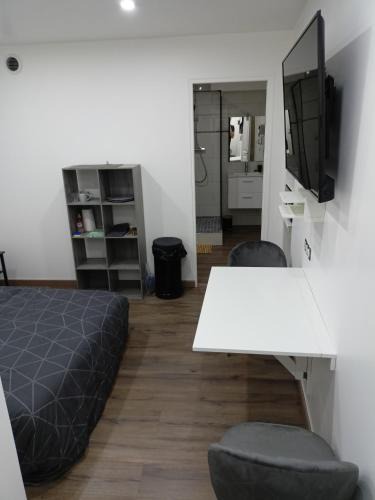 Roye Apartment | Chambre indépendante en plein centre Ville