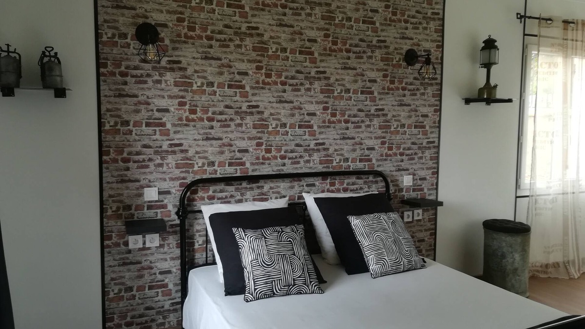 Granges-dAns Bed & Breakfast | Chambre Industrielle