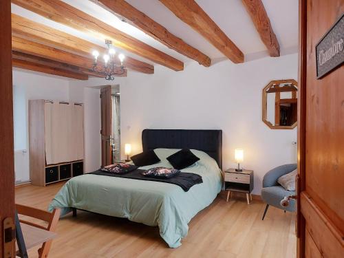 Chateaudun Bed & Breakfast | Chambre Léa à Châteaudun, accès PMR, jardin et piscine - FR-1-581-150