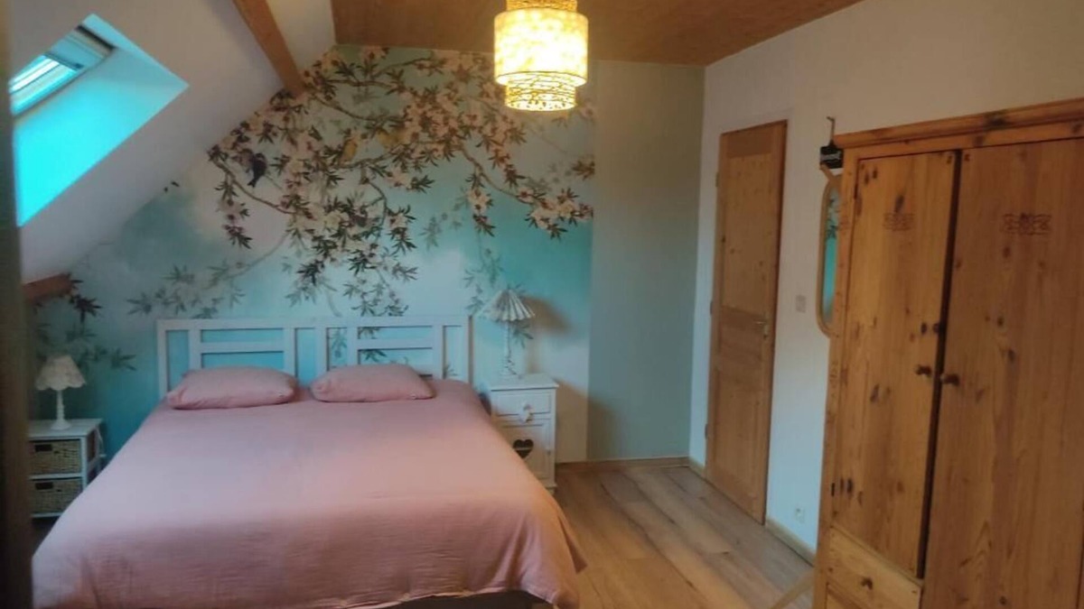 Alembon House | Chambre La Romantique - Au pied de la colline - Chambres d'Hôtes