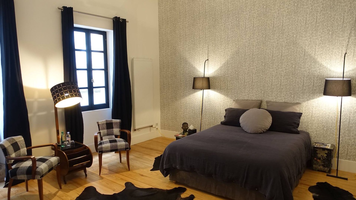 Lavaur Bed & Breakfast | Chambre noire-Double room-Superior-Private Bathroom-Street View