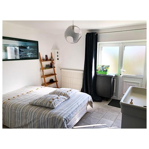 Monceaux-en-Bessin Bed & Breakfast | CHAMBRE POMME HAPPY close to Bayeux Normandie 2 pers