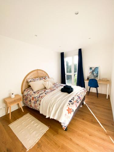 Roseraie Apartment | Chambre privée avec bureau - Logement partagé