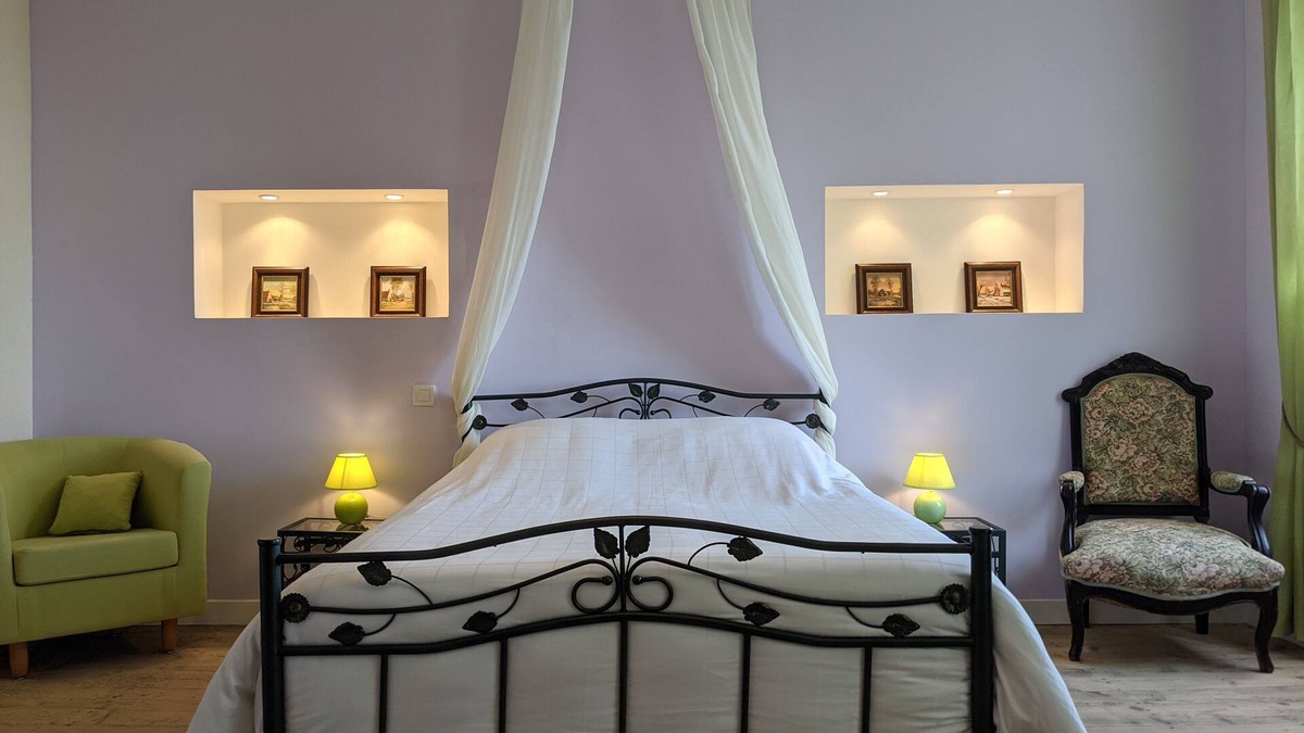 Montaillou Bed & Breakfast | Chambre Romantique Dans un Maison D'hôtes au Plein Nature et Lhistoire Cathare