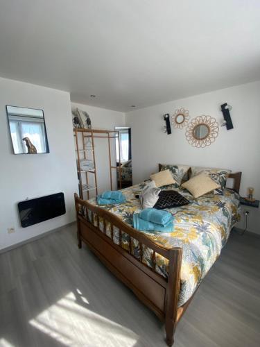 Ecques House | Chambre safari individuelle avec partie commune A 6min de l A26 et 15 min de stOmer, lumbres et aire sur la lys