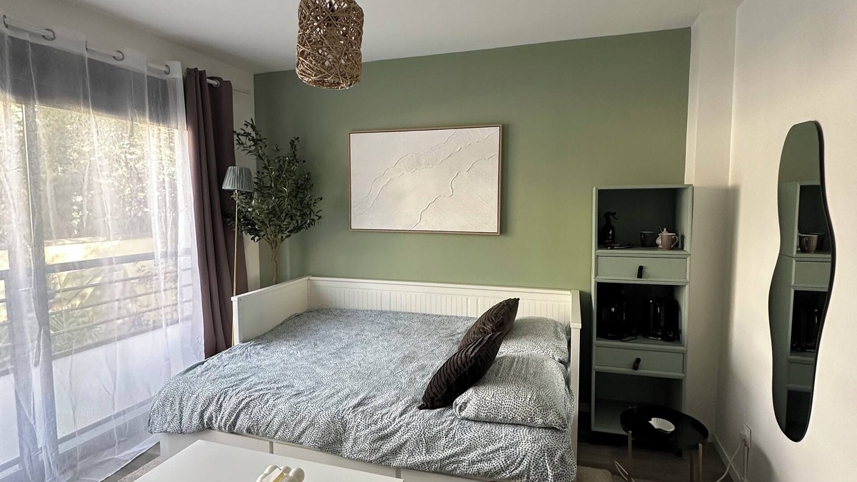 Aulnay-sous-Bois Bed & Breakfast | Chambre + Salle de Bain Privatif Proche Aéroport Cdg, Parc des Expositions