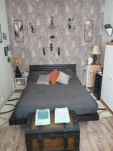Gorron House | Chambre "Savane Prestige" Esprit Safari Chez Fred