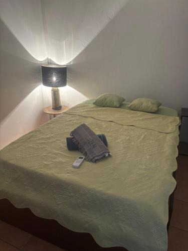 Centre-Ville House | Chambre zen confort et simple Sans Climatisation