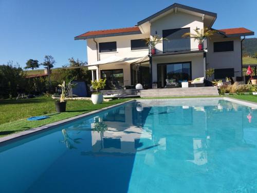 Fillinges House | Chambres, cuisine, piscine, spa, billards, airhockey, nature