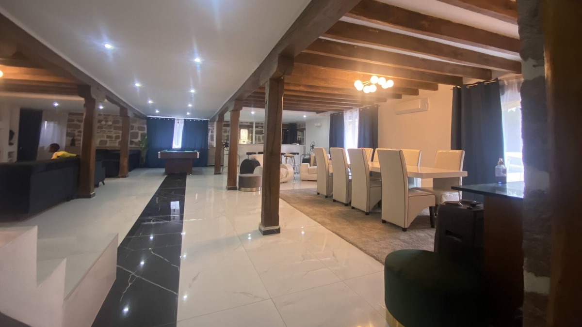 Allassac Bed & Breakfast | Chambres D'hôtes Élégante Prés de Varetz