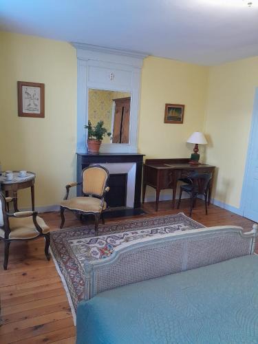 Periers Bed & Breakfast | Chambres d'hôtes de charme dans maison de maitre XIXème