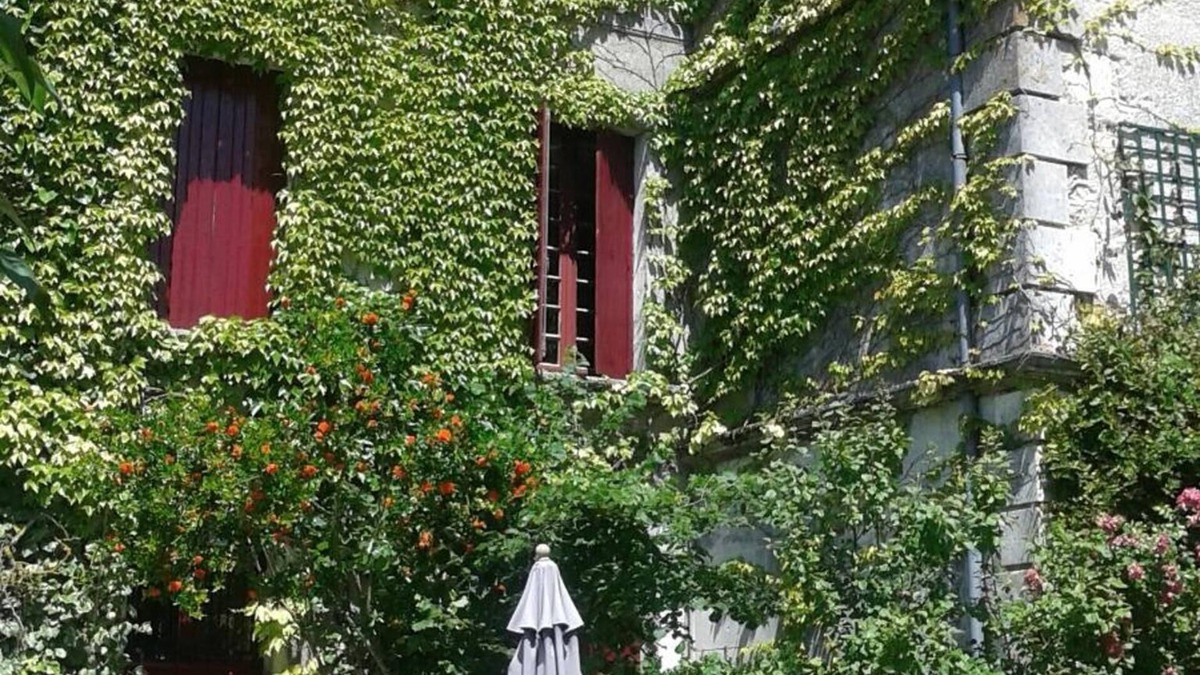 La Courade Bed & Breakfast | Chambres d'hôtes La Cure du Maine Charles