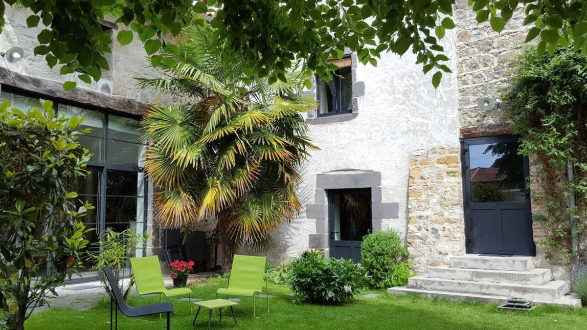 Cournon-dʼAuvergne House | Chambres d'Hotes Altamica