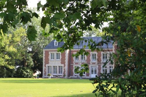 Hypercourt House | Chambres d'Hotes Spa Château d'Omiécourt