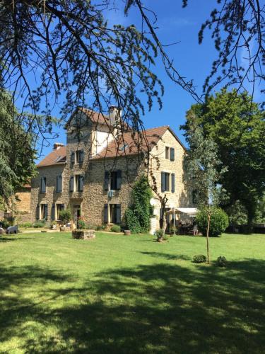 Sainte-Croix House | Chambres et table d'hôtes Le cèdre Aveyron