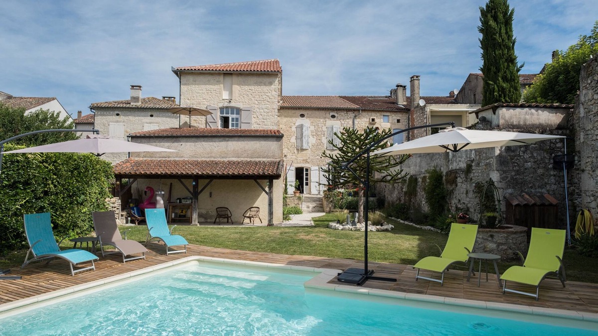 Montcuq Bed & Breakfast | Chambres d'Hôtes Maison Saint Privat