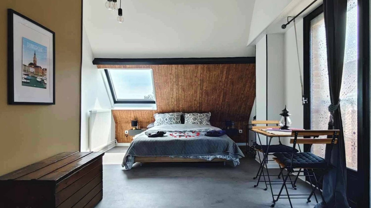 Wormhout Bed & Breakfast | Chambres vue sur le Mont Cassel, Entourée D'animaux de la Ferme et D'un Étang !