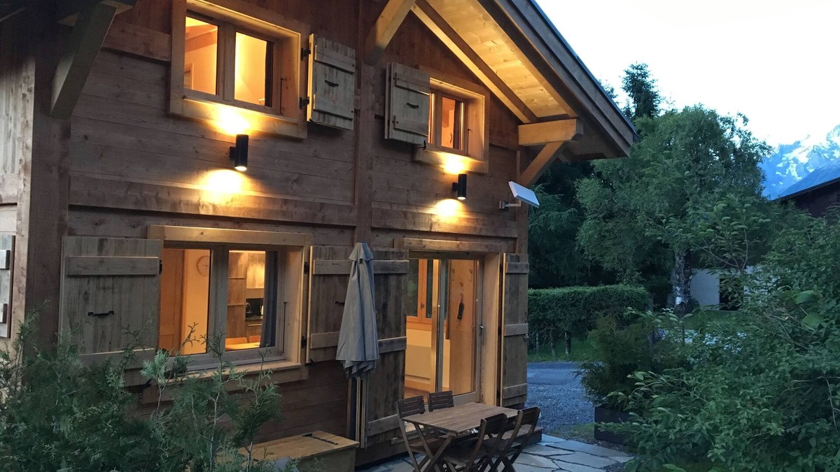 Les Houches Ski Chalet | Chamonix Valley recent, cosy Granit chalet