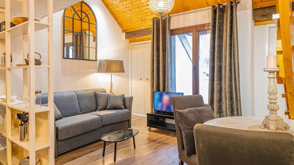 Chamonix City Centre Apartment | Chamour - A duplex apartment with Mont-Blanc view