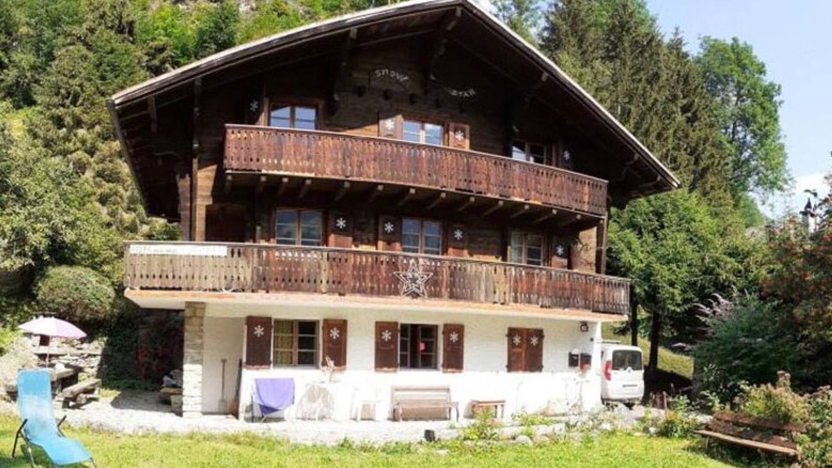 Champery Apartment | Champéry (CH) winter/summer, confort apart. 4-5p. in wooden chalet, superb view!