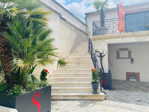 Ay Bed & Breakfast | Champagne Domaine Sacret - AY