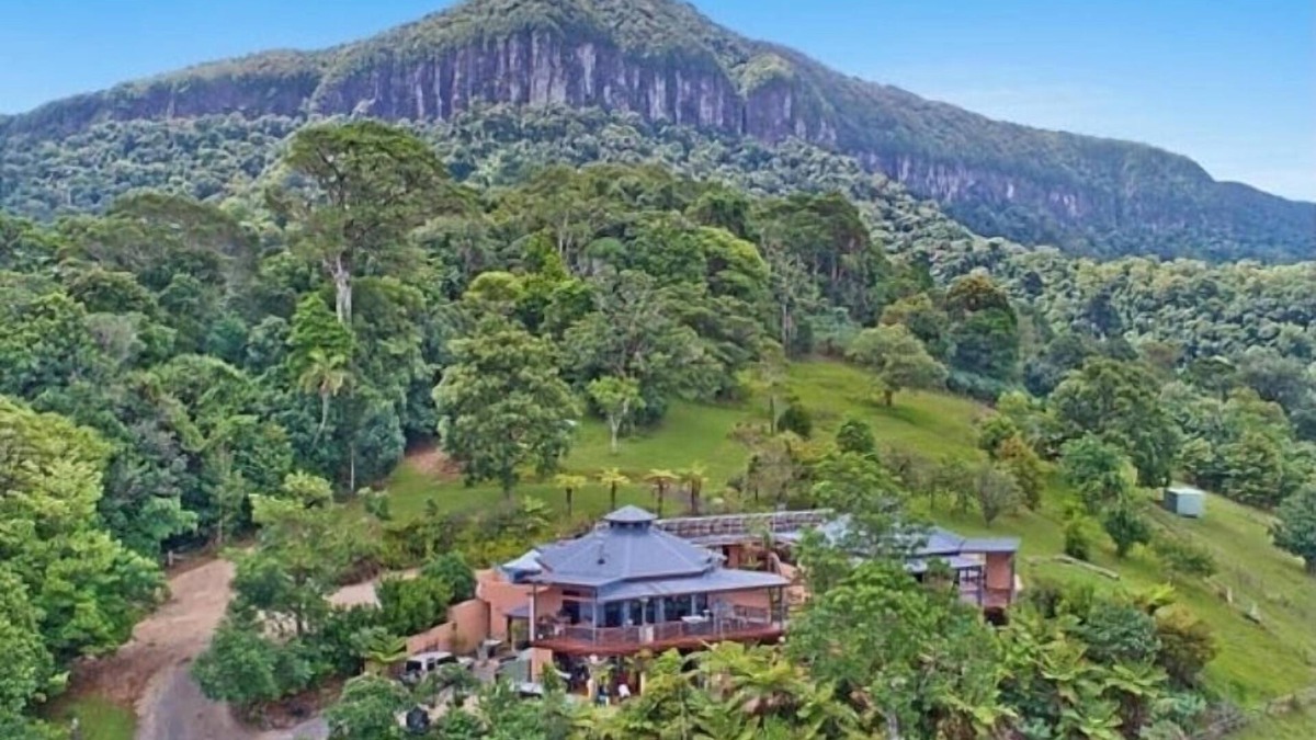 Numinbah Apartment | Champagne location on a beer budget! Sweet apartmentwith gorgeous views