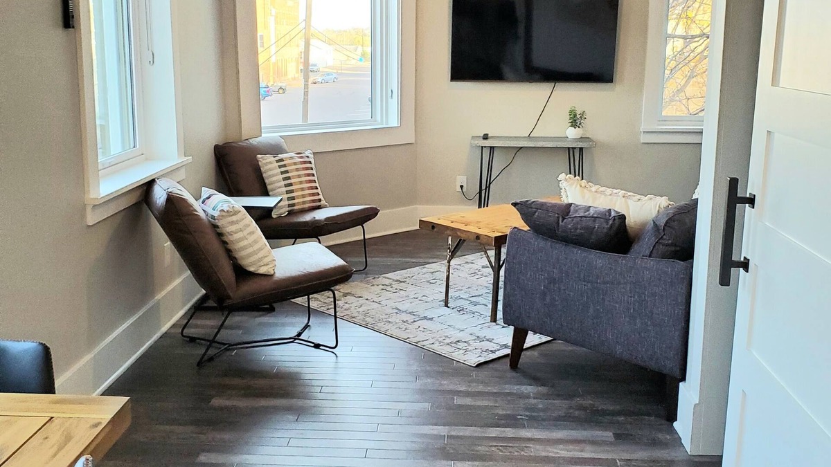 Florence Apartment | “Champagne Suite” Executive 1bed/1bath Loft Apt in downtown Florence