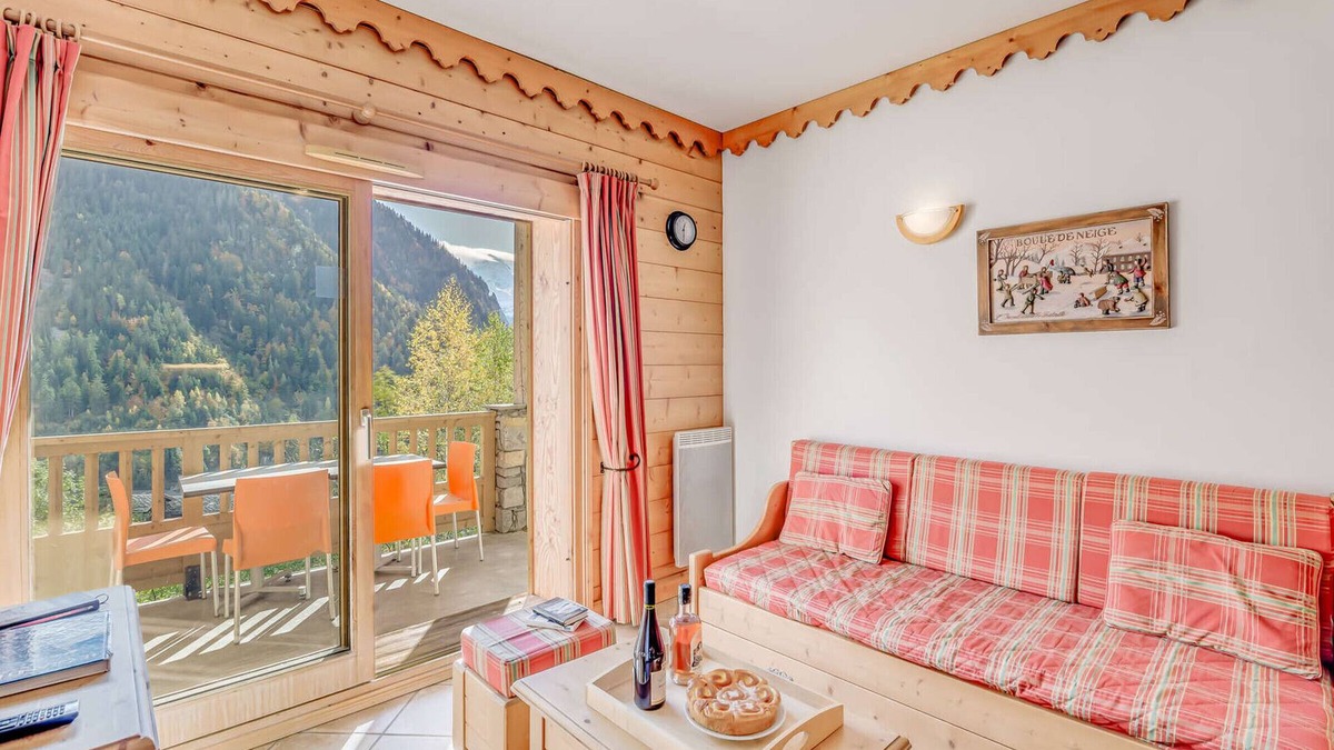 Champagny-en-Vanoise Apartment | Champagny-en-Vanoise: Apt 6 ppl, 2 bdrm, wifi, balcony, equipped kitchen