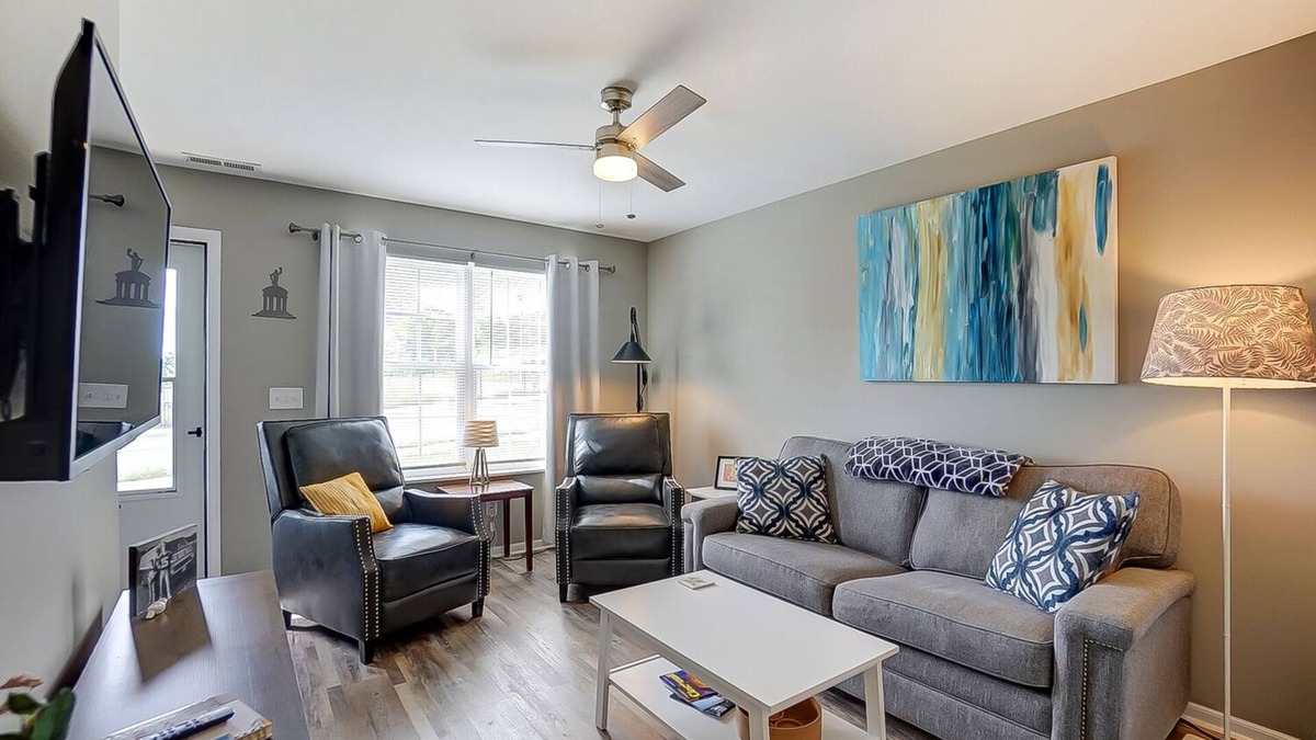 Hamilton House | ChampionHill - Pick & Roll into Spooky Nook 2BD Townhome with Off Street Parking