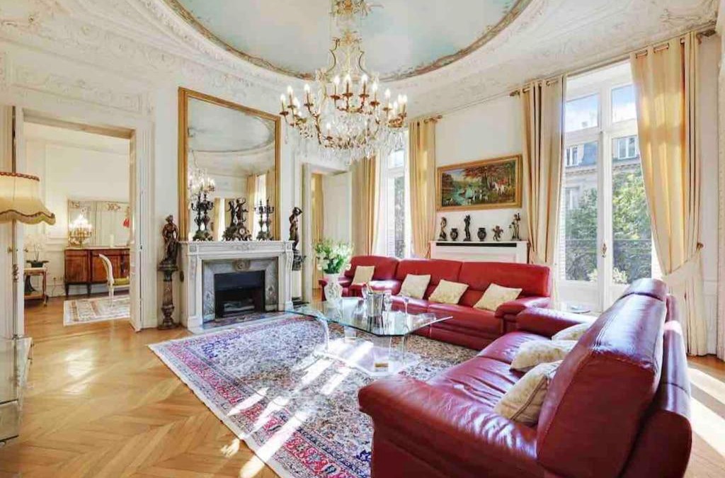 8th Arrondissement Apartment | Champs Élysées : Appartement 200 m2 avec balcon