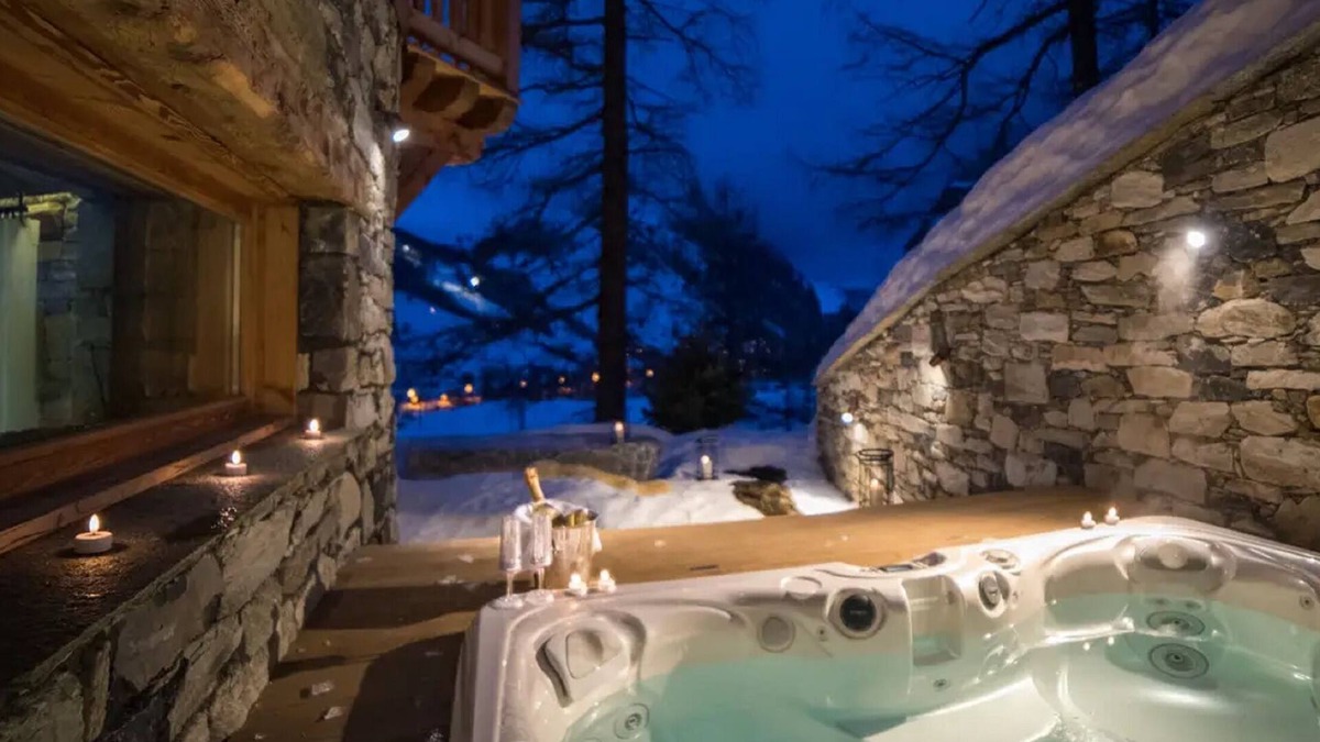 Le Cret Ski Chalet | Chamring Chalet in Val D'isère