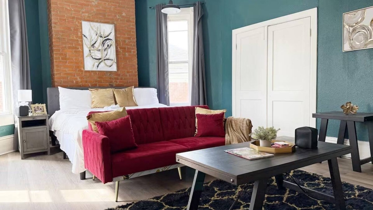 Evansville Apartment | Chandler F - KING 1BD/1BA Apt near Downtown