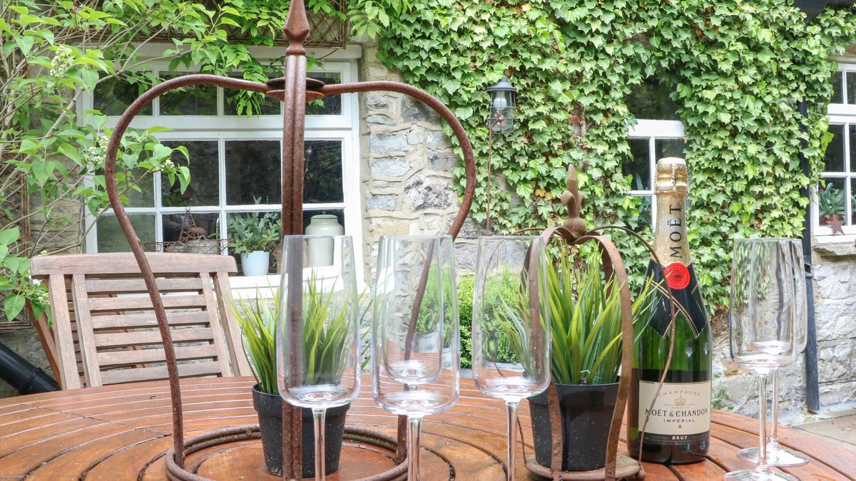 Castleton Cottage | Chandler House