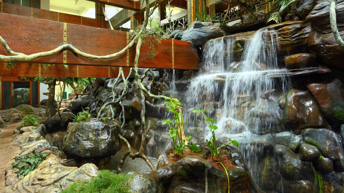 Chithirapuram Hotel | CHANDYS WINDY WOODS